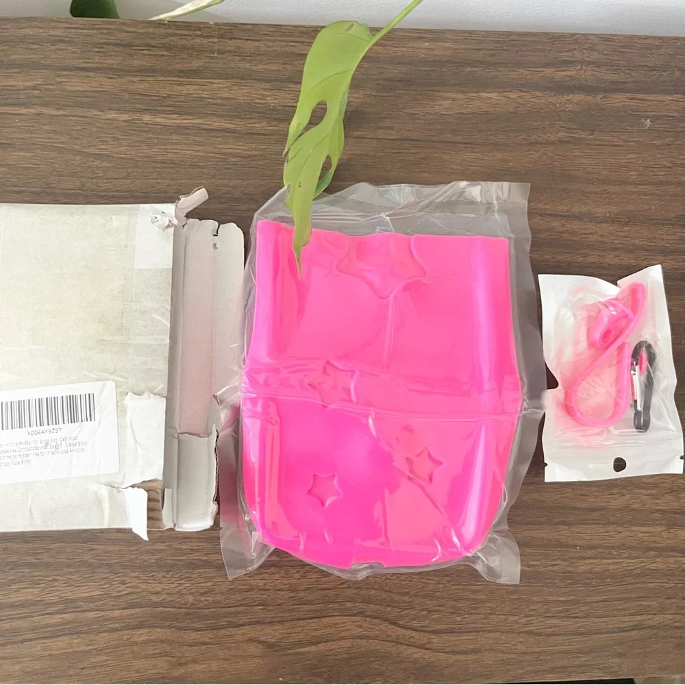 NWT Bogg Bag Phone Holder Vibrant Pink w Keychain Hook Holder IPhone Android